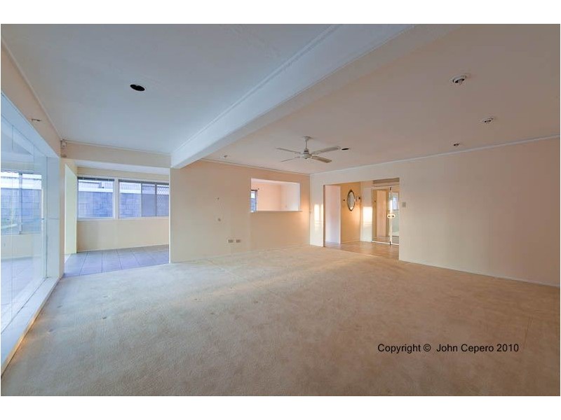 33 Beverley Crescent, Broadbeach Waters QLD 4218