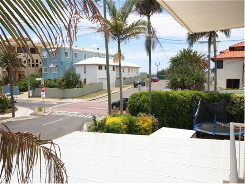 202 Hedges Avenue, Mermaid Beach QLD 4218