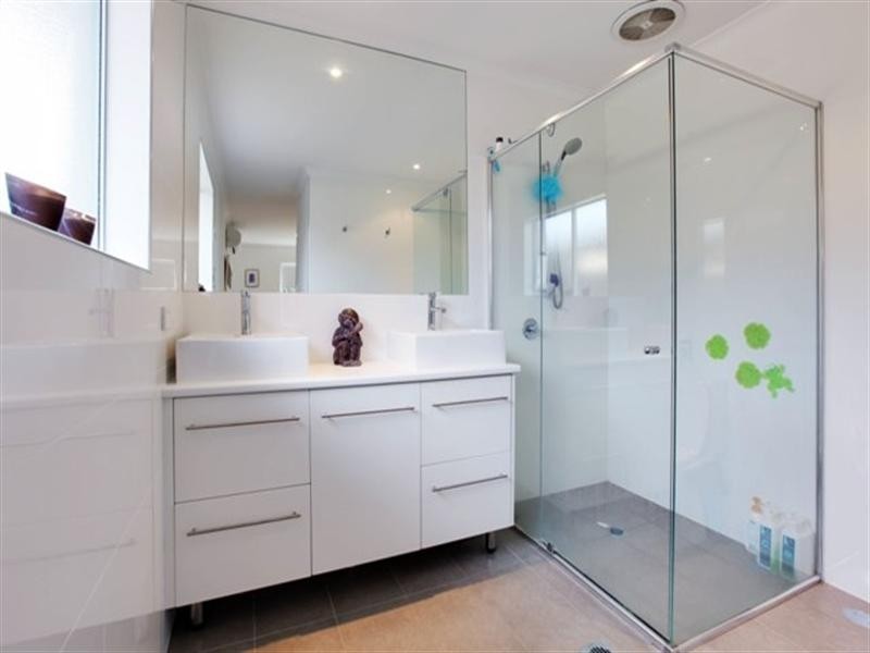 94 Nobby Parade, Miami QLD 4220