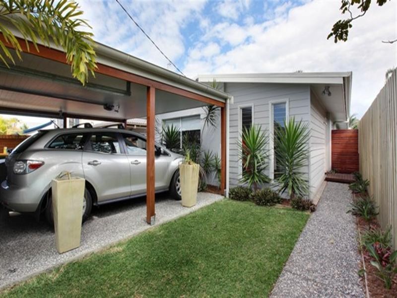 94 Nobby Parade, Miami QLD 4220