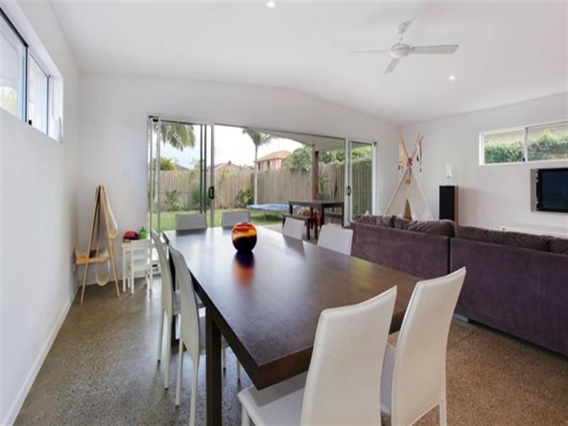 94 Nobby Parade, Miami QLD 4220