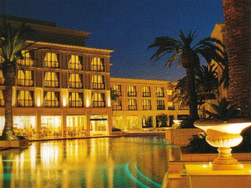 94 Seaworld Drive, Main Beach QLD 4217