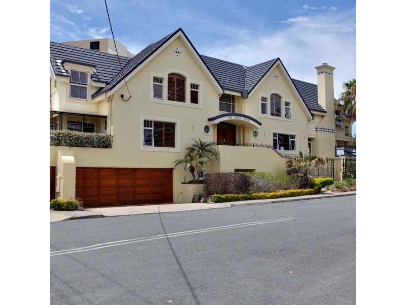 247 Hedges Avenue, Mermaid Beach QLD 4218