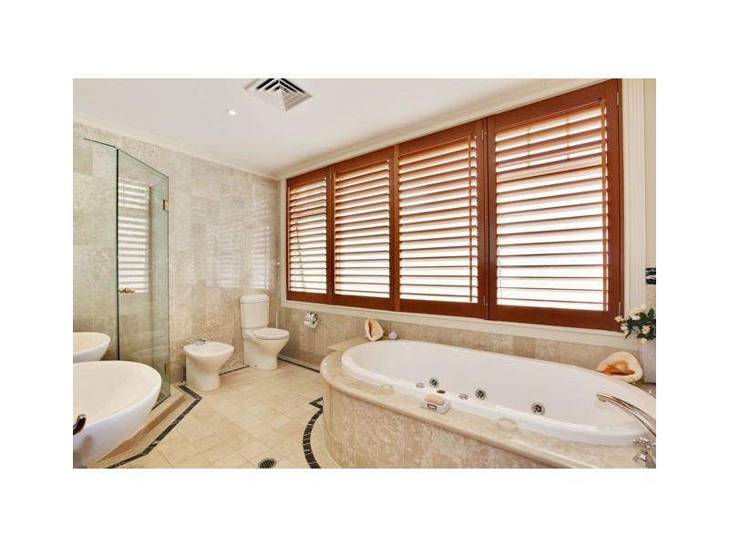 247 Hedges Avenue, Mermaid Beach QLD 4218