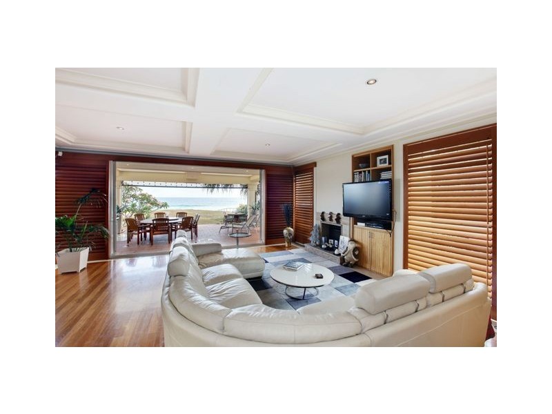 247 Hedges Avenue, Mermaid Beach QLD 4218