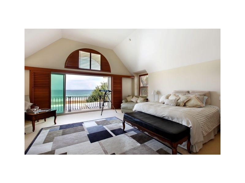 247 Hedges Avenue, Mermaid Beach QLD 4218