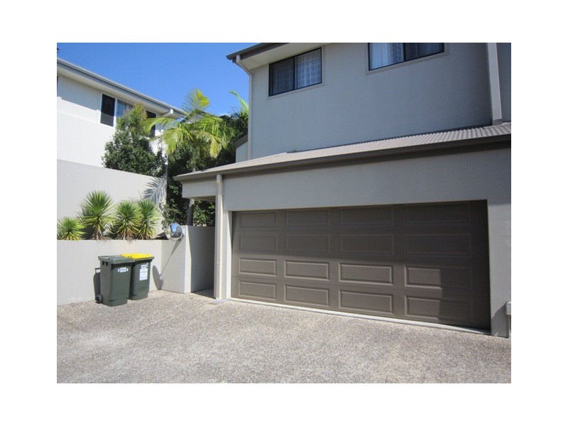 3/9 Government Road, Labrador QLD 4215