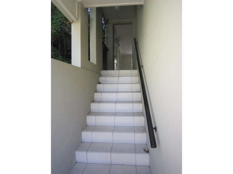 3/9 Government Road, Labrador QLD 4215