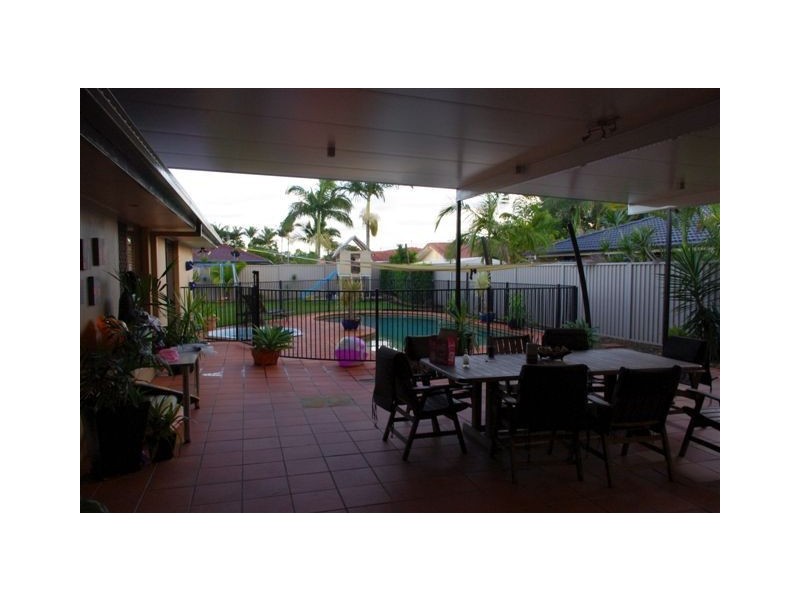 3 Ireby Court, Mermaid Waters QLD 4218