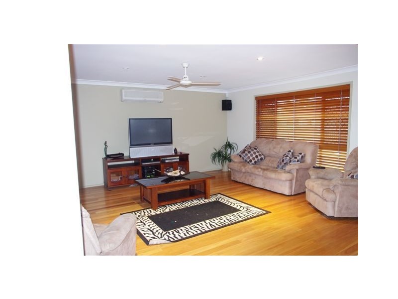 3 Ireby Court, Mermaid Waters QLD 4218