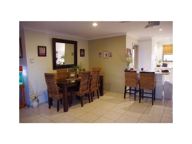 3 Ireby Court, Mermaid Waters QLD 4218