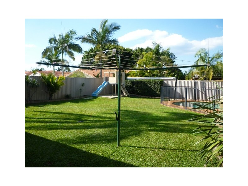 3 Ireby Court, Mermaid Waters QLD 4218