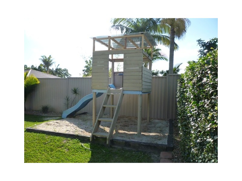 3 Ireby Court, Mermaid Waters QLD 4218