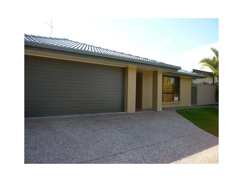 3 Ireby Court, Mermaid Waters QLD 4218
