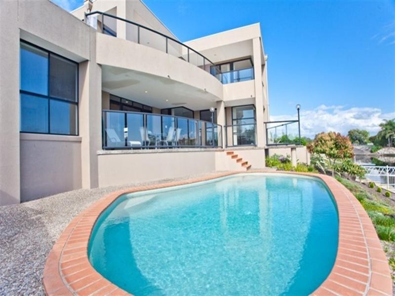 17 Karabella Court, Mermaid Waters QLD 4218