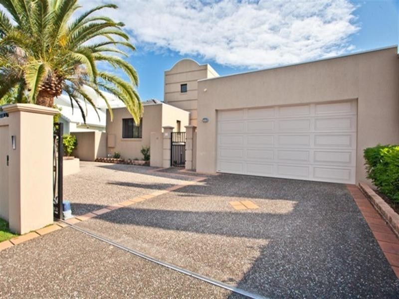17 Karabella Court, Mermaid Waters QLD 4218