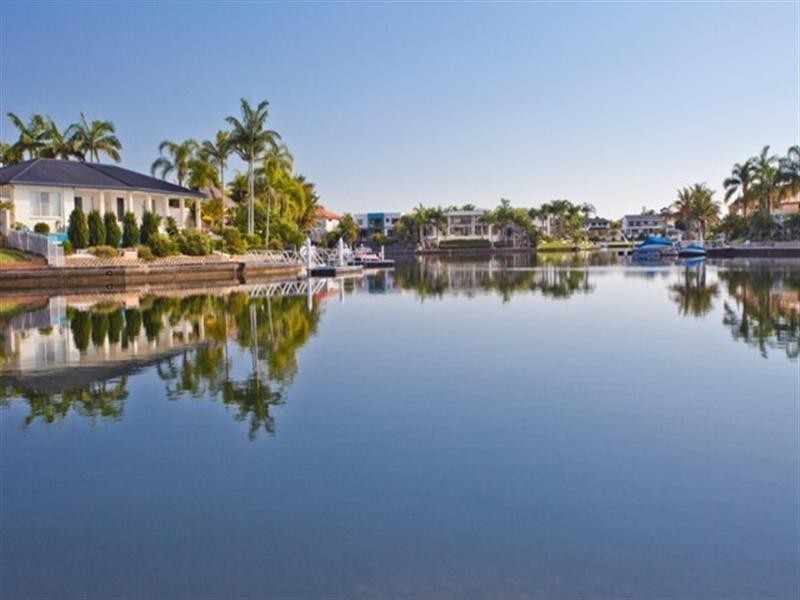 17 Karabella Court, Mermaid Waters QLD 4218