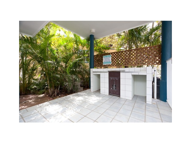4 ”Santa Anne by the Sea”, 13 Anne Avenue, Broadbeach QLD 4218