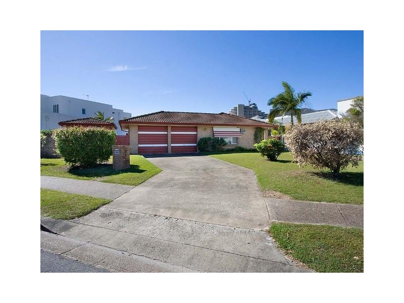 48 Sunshine Boulevard, Broadbeach Waters QLD 4218