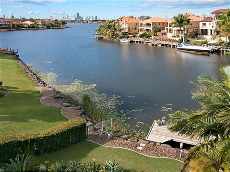 29 Istana View, Clear Island Waters QLD 4226