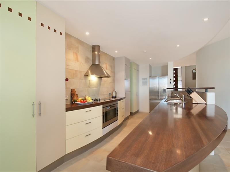 29 Istana View, Clear Island Waters QLD 4226