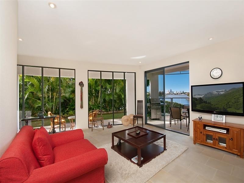 29 Istana View, Clear Island Waters QLD 4226