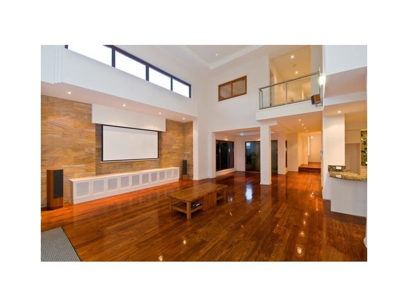 813 Legend Trail, Robina QLD 4226