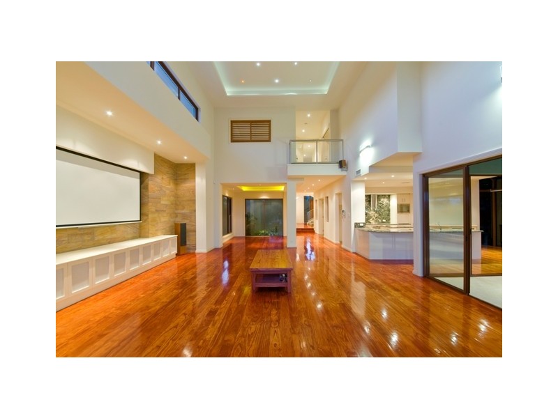 813 Legend Trail, Robina QLD 4226