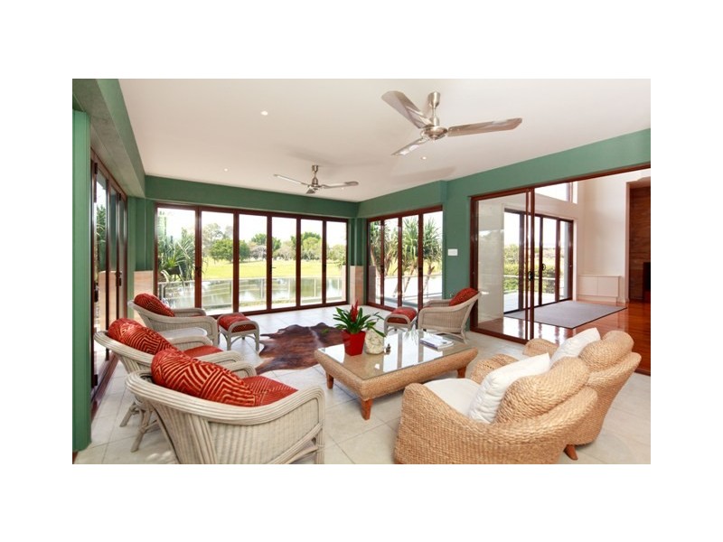 813 Legend Trail, Robina QLD 4226