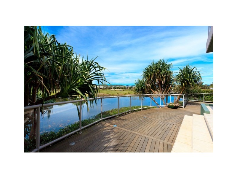 813 Legend Trail, Robina QLD 4226