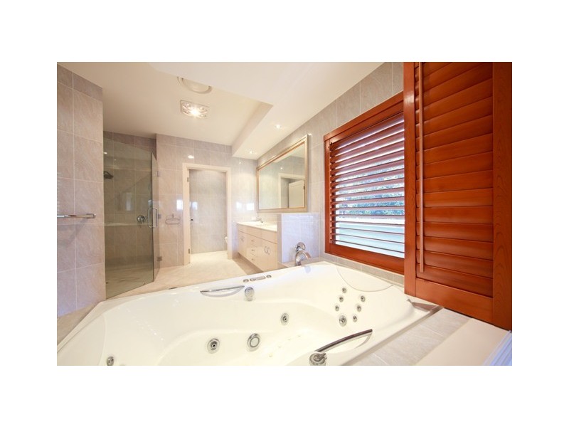 813 Legend Trail, Robina QLD 4226