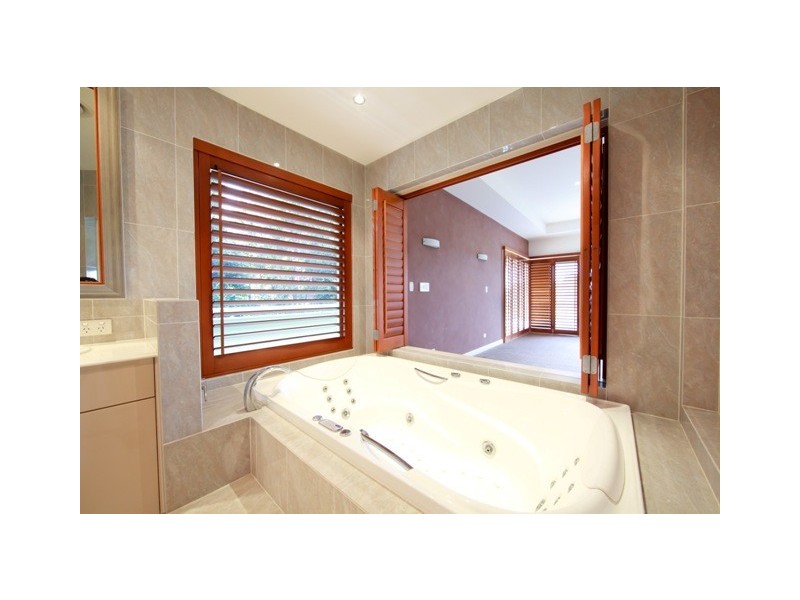 813 Legend Trail, Robina QLD 4226