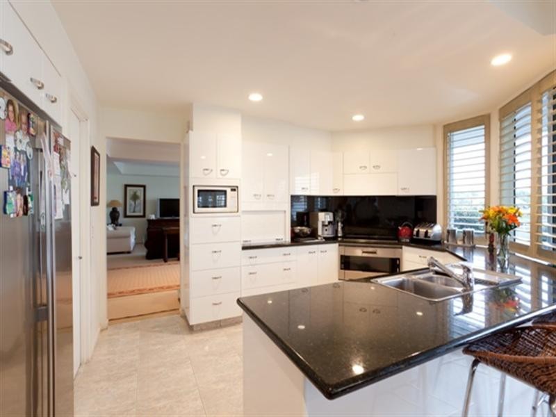 12 Portobello Drive, Mermaid Waters QLD 4218