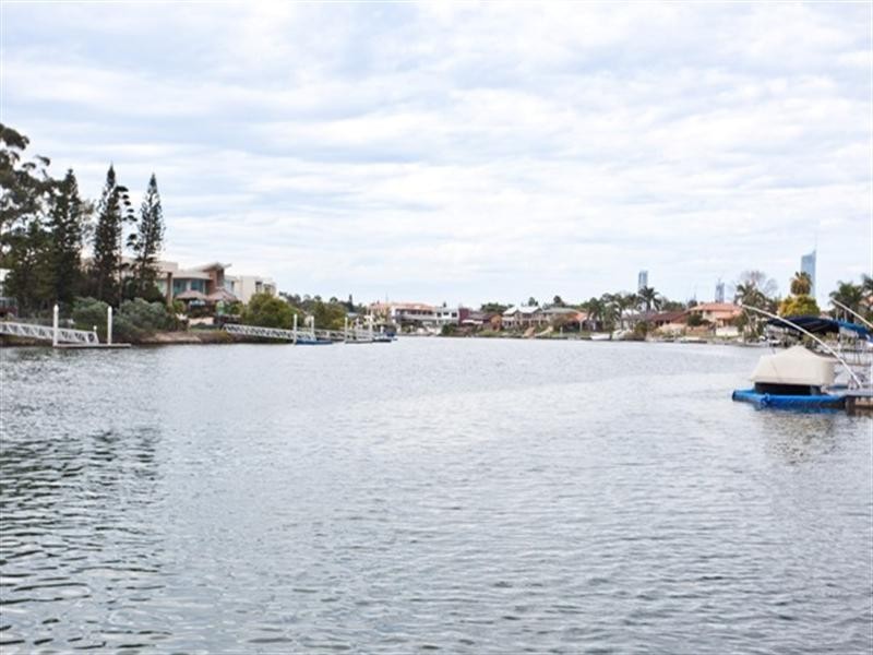 23 Ipsley Drive, Broadbeach Waters QLD 4218