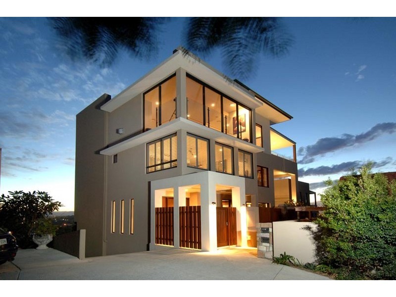 18a Brakes Crescent, Miami QLD 4220