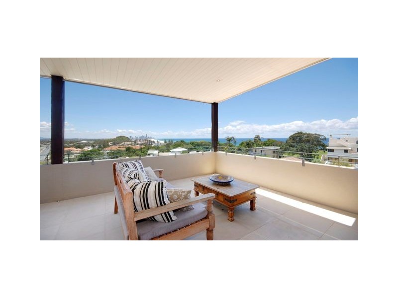 18a Brakes Crescent, Miami QLD 4220