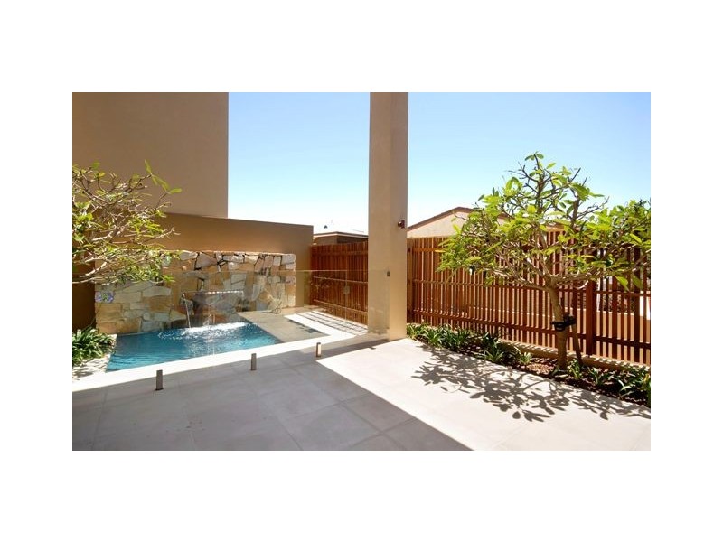 18a Brakes Crescent, Miami QLD 4220