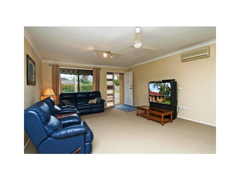 2/6 Tirau Place, Broadbeach Waters QLD 4218