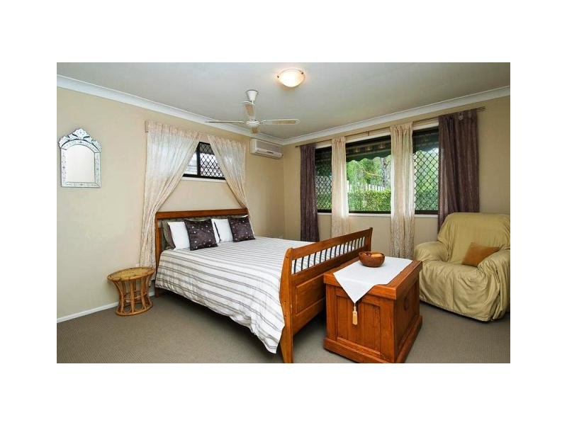 2/6 Tirau Place, Broadbeach Waters QLD 4218