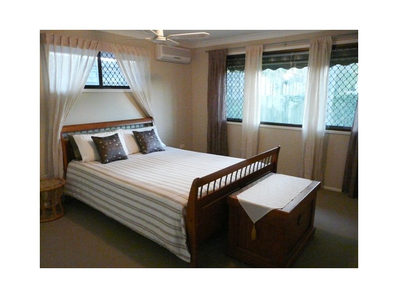 2/6 Tirau Place, Broadbeach Waters QLD 4218