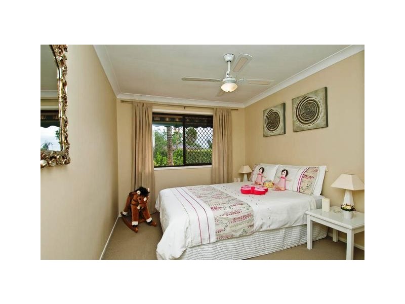 2/6 Tirau Place, Broadbeach Waters QLD 4218