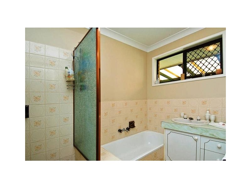 2/6 Tirau Place, Broadbeach Waters QLD 4218