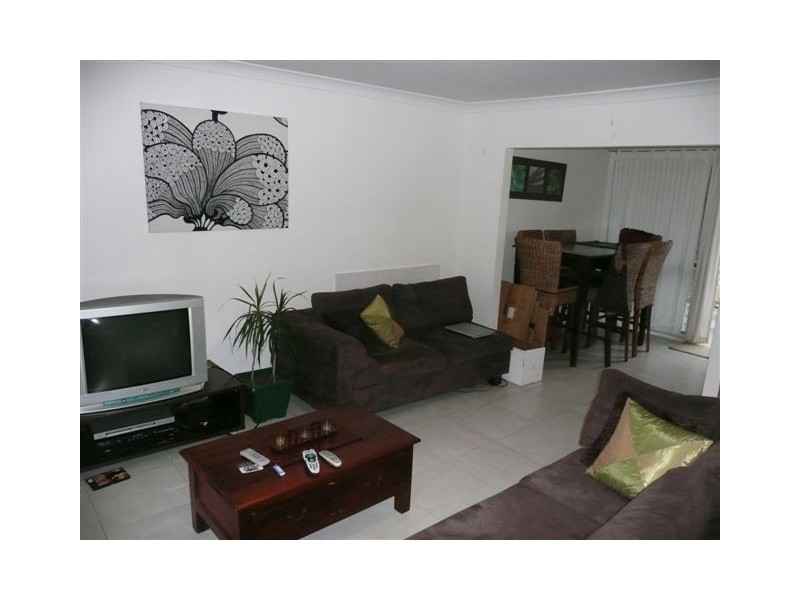 33 Albicore Street, Mermaid Waters QLD 4218