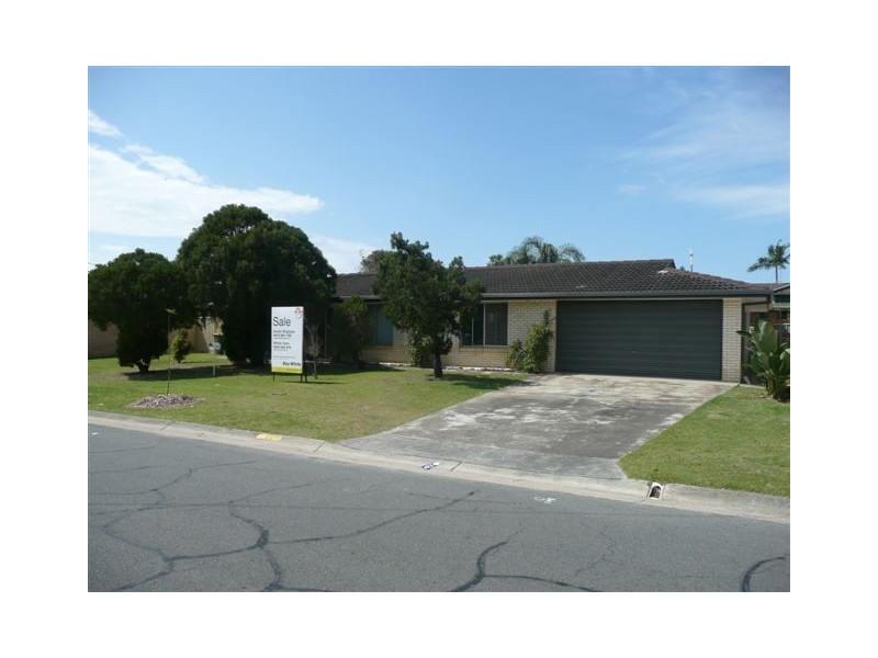 33 Albicore Street, Mermaid Waters QLD 4218