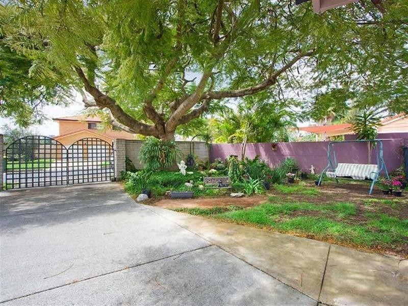 1 Gretel Drive, Mermaid Waters QLD 4218