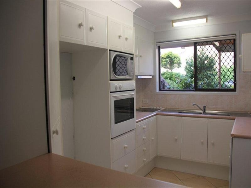 20/105 Christine Avenue, Burleigh Waters QLD 4220