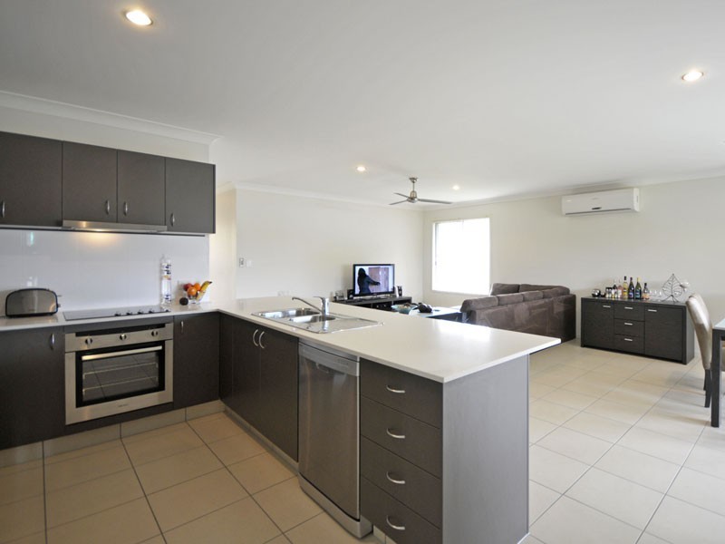 9 Benjamin Street, Pimpama QLD 4209