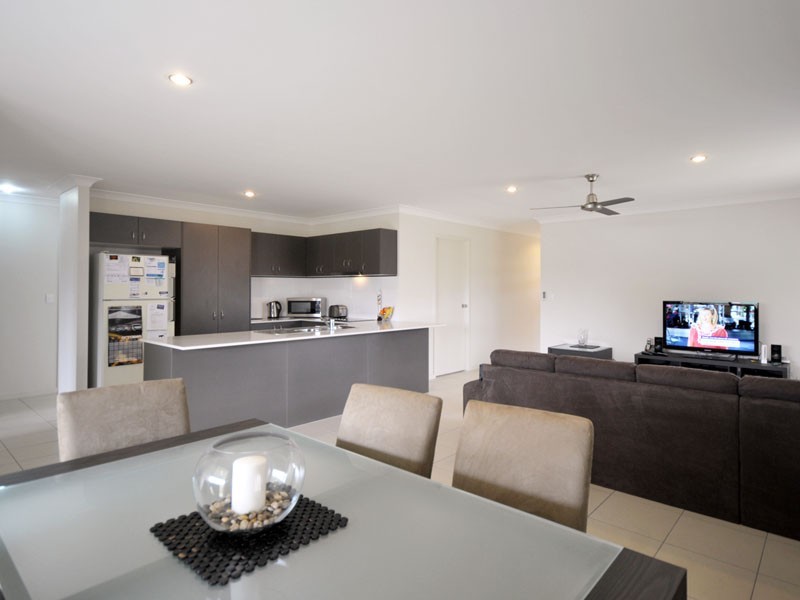 9 Benjamin Street, Pimpama QLD 4209