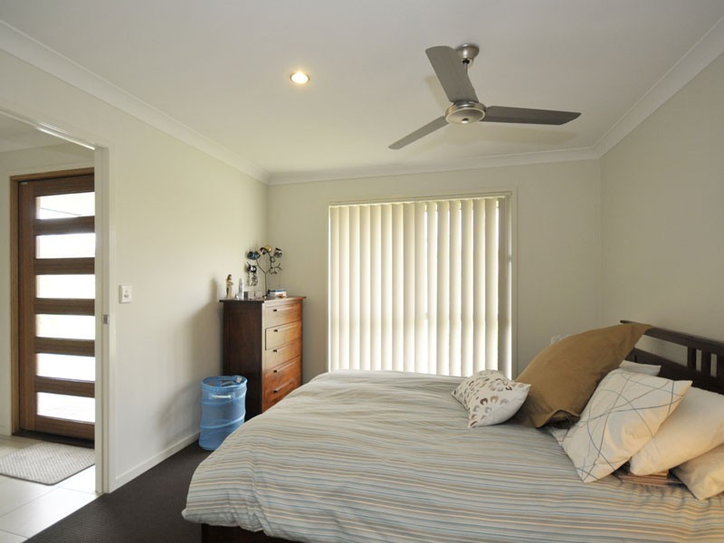 9 Benjamin Street, Pimpama QLD 4209