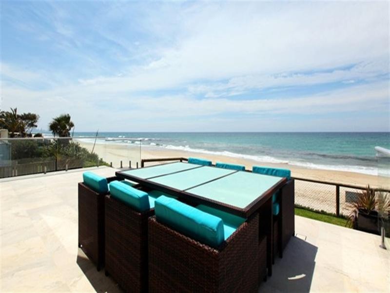 225 Jefferson Lane, Palm Beach QLD 4221